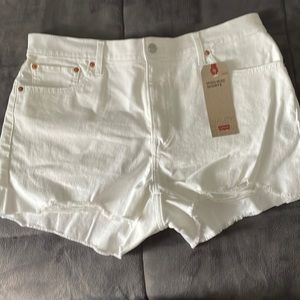 Levi’s High Rise Shorts, size 18/W34 white shorts.